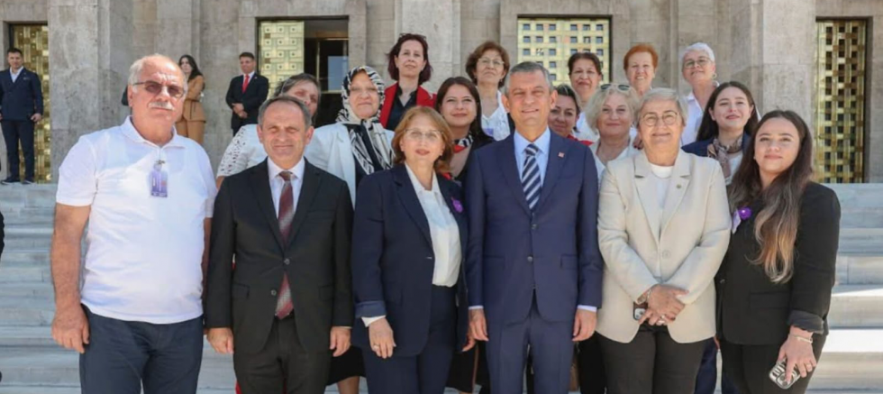 ECEVİT KELEŞ: “KADINLARIN SİYASETTEKİ GÜCÜ HER GEÇEN GÜN BÜYÜYOR” - GÜNDEM - İnternetin Ajansı